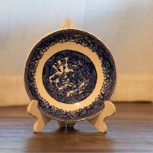 Washington Old Willow Plate Made in England Blue and White